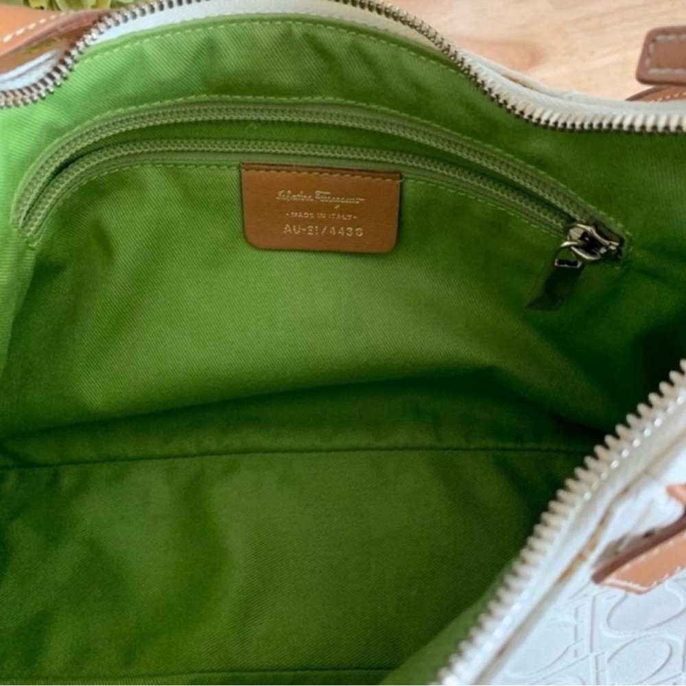 Salvatore Ferragamo Off White/Brown Gancini
Embossed Leather Shoulder Bag - Picture 10 of 15